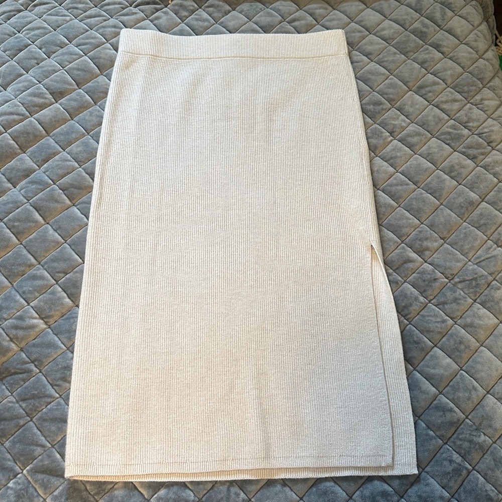 Abercrombie & Fitch Rib Knit Midi skirt with slit Large